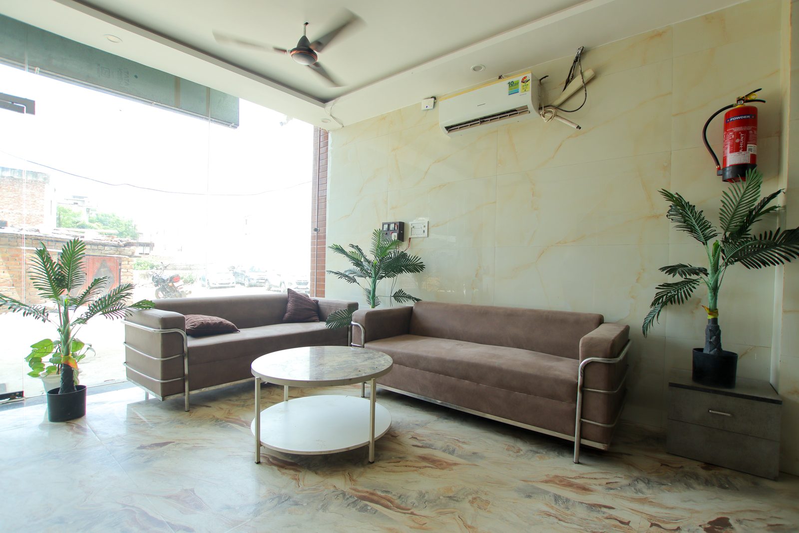 Guest Waiting Lounge