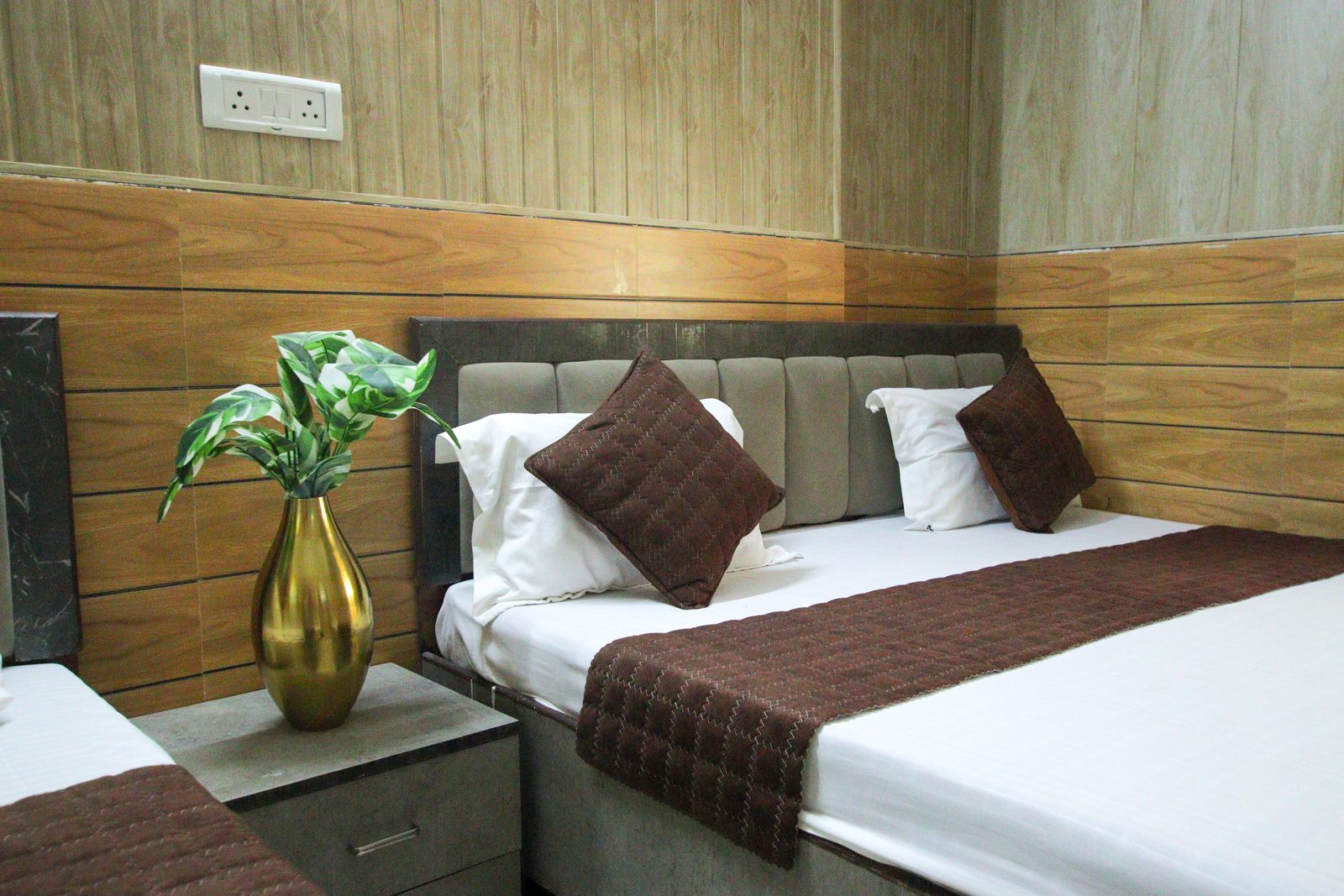 Room — Bedside Detail